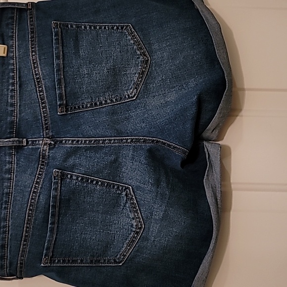 Old Navy Denim Shorts - Picture 5 of 8